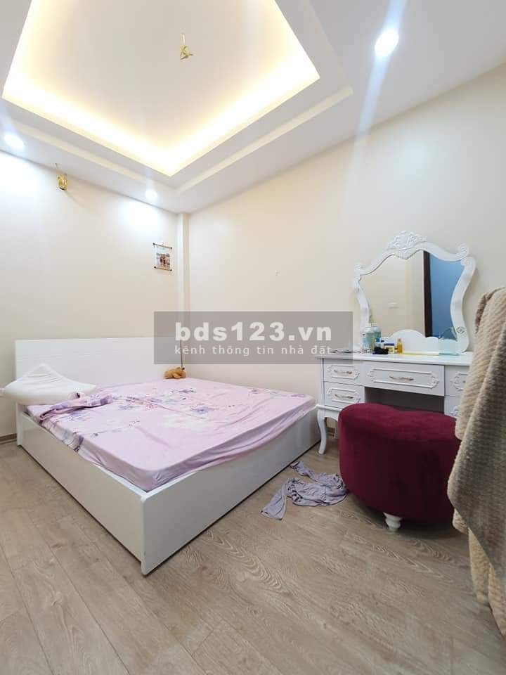 Chủ để hết nội thất Nguyễn Lương Bằng 39m x 4 tầng mặt tiền 4.9m 4.6 tỷ LH 0961736793