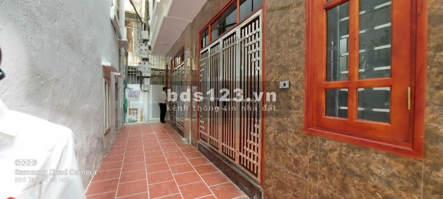 Cần bán nhà Vạn Phúc Hà Đông, dt 40m2x4 tầng, nhà xây cực đẹp, cách đg ô tô 20m. Lh 0984672007