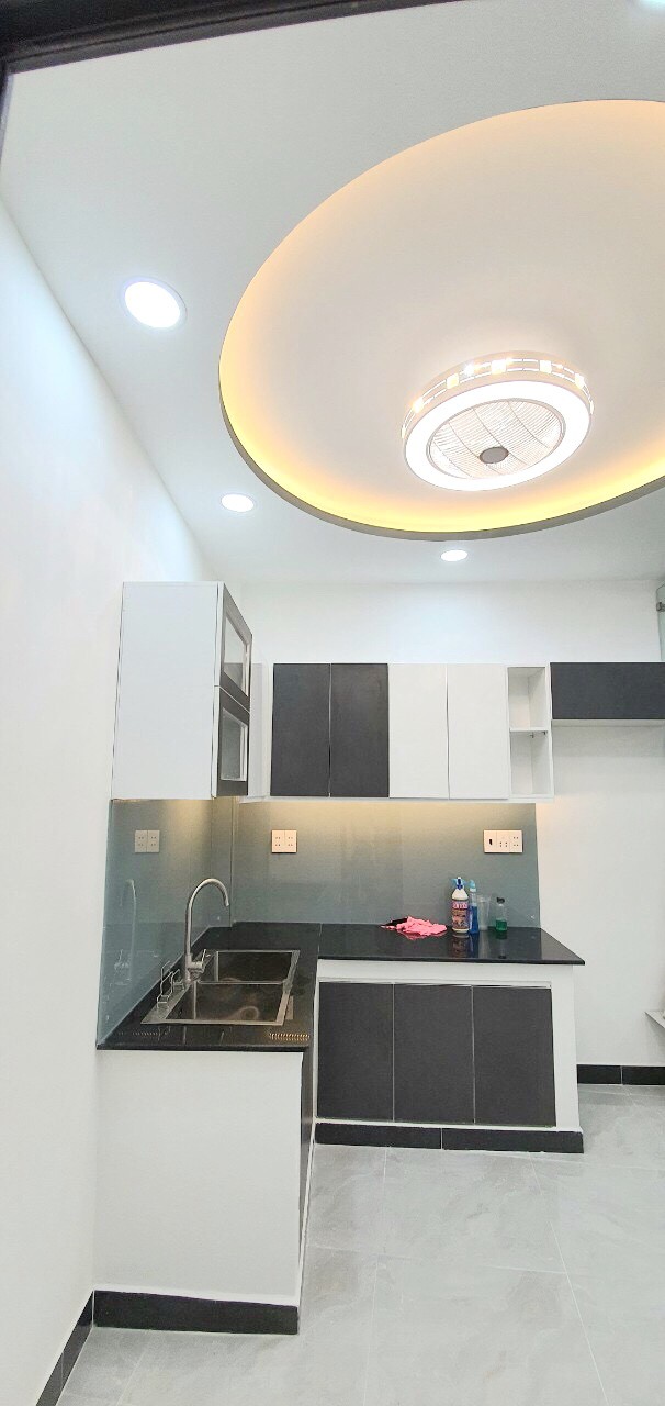 Nhà mới, vào ở ngay, 2 lầu đúc, 4pn, 3wc, hẻm đường Nguyễn Duy, P9 Q8