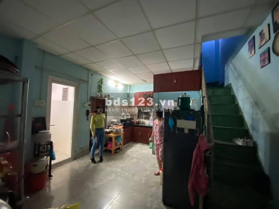 Bán nhà Quận 10 đường Ba Vì, giá 15 tỷ, lô góc chiều ngang khủng, pháp lý sạch