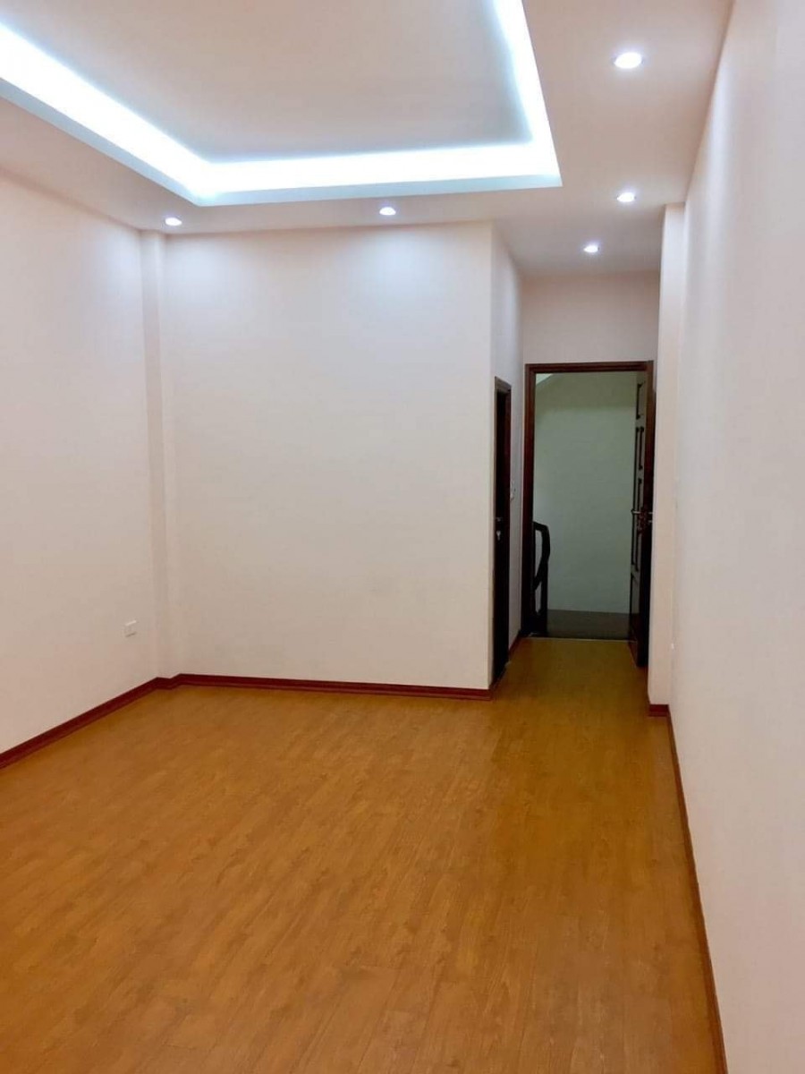 Bán nhà Kim Giang, Quận Thanh Xuân dt 41m2 6 tầng, mặt tiền 3.5m giá có 3.9 tỷ
