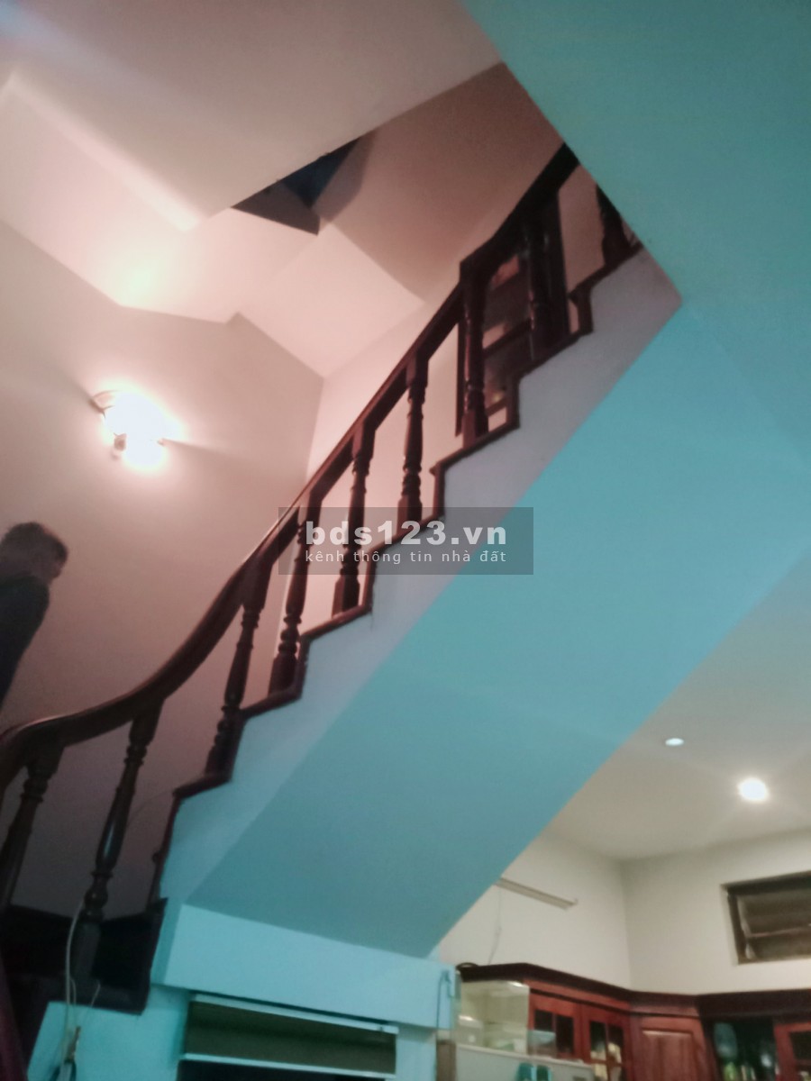 Bán nhà La Thành, ngõ to ô tô vào cửa, diện tích sử dụng 45m2, giá 7,5 tỷ