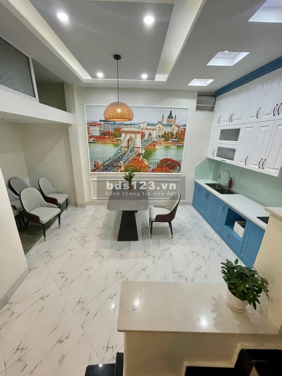 Bốn mặt thoáng nhà rộng full nội thất hiện địa, giá bán 5.85 tỷ