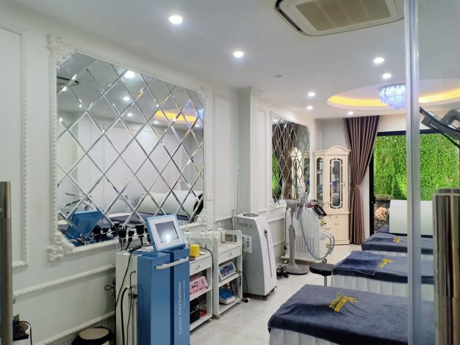 Nhà mặt phố vỉa hè rộng 5 tầng, nội thất 5 sao, kinh doanh sầm uất, ô tô tránh, 2 mặt thoáng