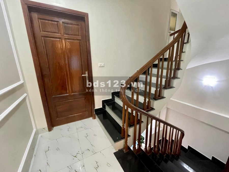 Bốn mặt thoáng nhà rộng full nội thất hiện địa, giá bán 5.85 tỷ