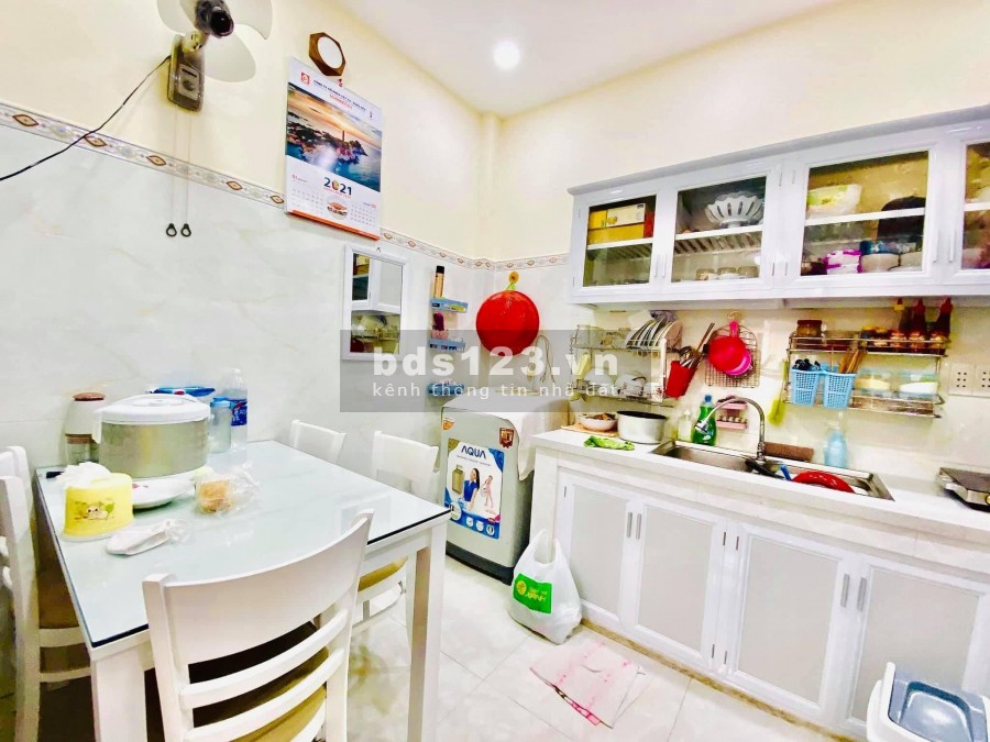 Bán Nhà Thoại Ngọc Hầu-Tân Phú HXH Thông 150m2 3 tầng, giá bán chỉ với 4.1tỷ