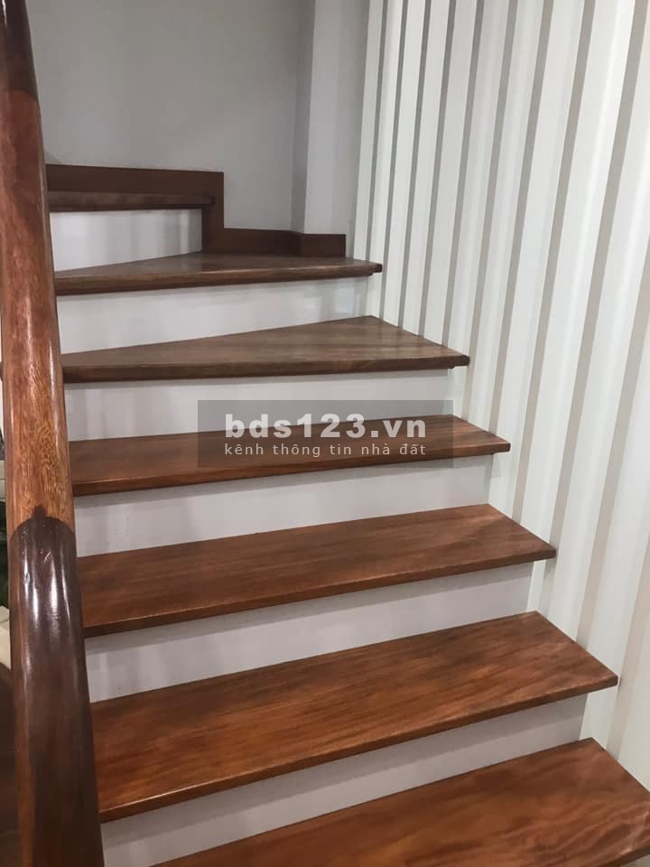 Bán nhà Hoàng Quốc Việt Võ Chí Công, Quận Cầu Giấy. DT 40m2, 5 tầng, giá 4.85 tỷ, ngõ Nông Thông
