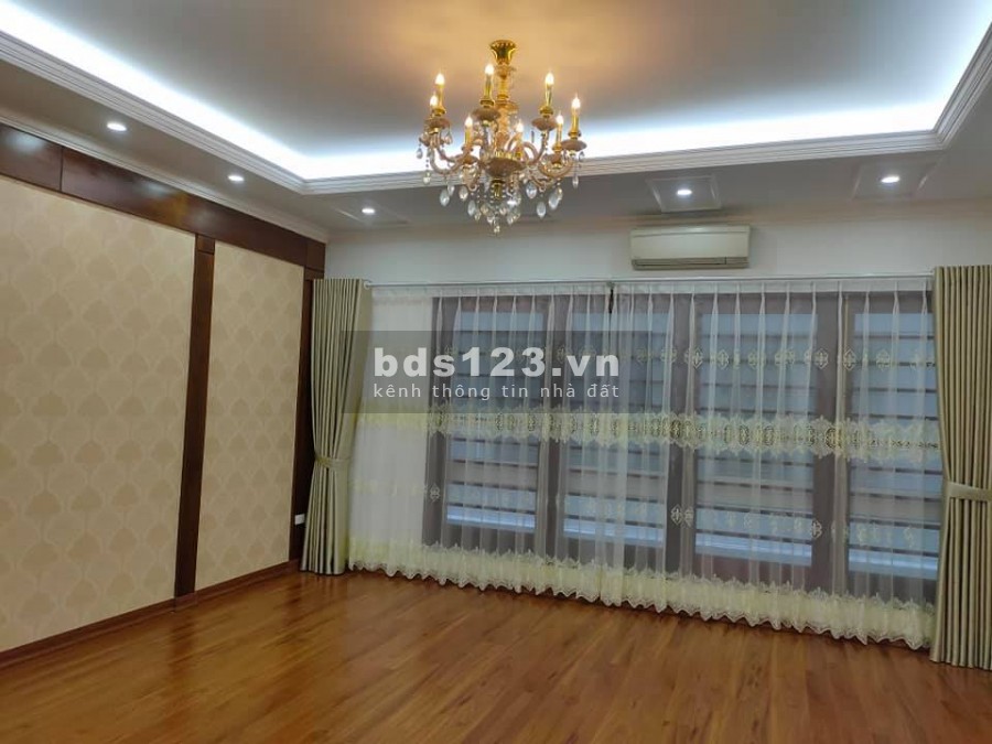 Bán nhà quận Thanh Xuân Lô góc MT 6m 5 tầng 3 gác đỗ cửa chỉ 4 tỷ