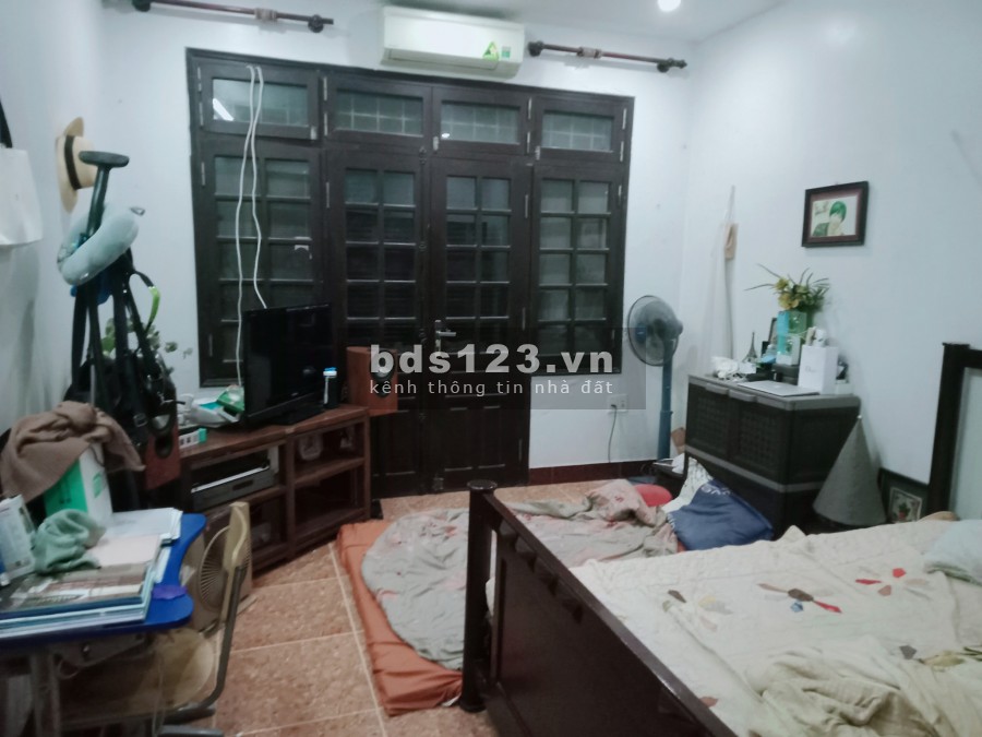 Bán nhà La Thành, ngõ to ô tô vào cửa, diện tích sử dụng 45m2, giá 7,5 tỷ