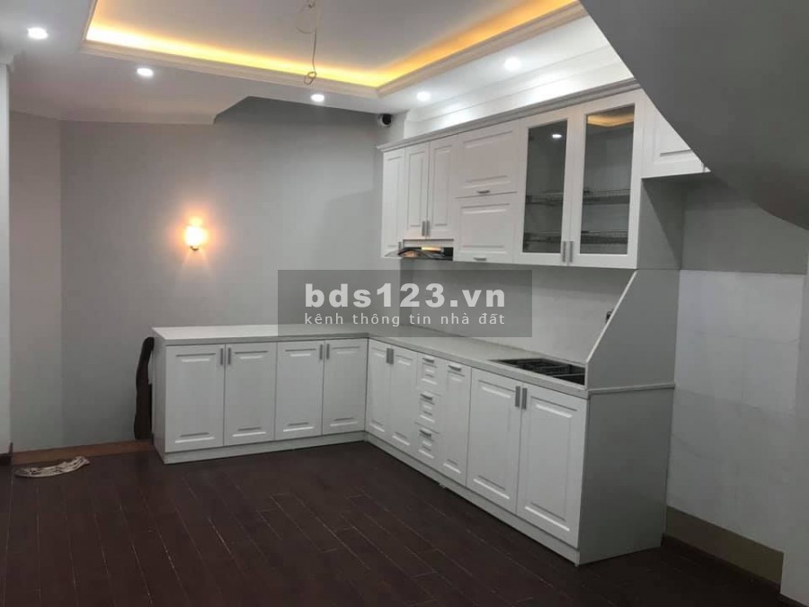 Bán nhà Hoàng Quốc Việt Võ Chí Công, Quận Cầu Giấy. DT 40m2, 5 tầng, giá 4.85 tỷ, ngõ Nông Thông