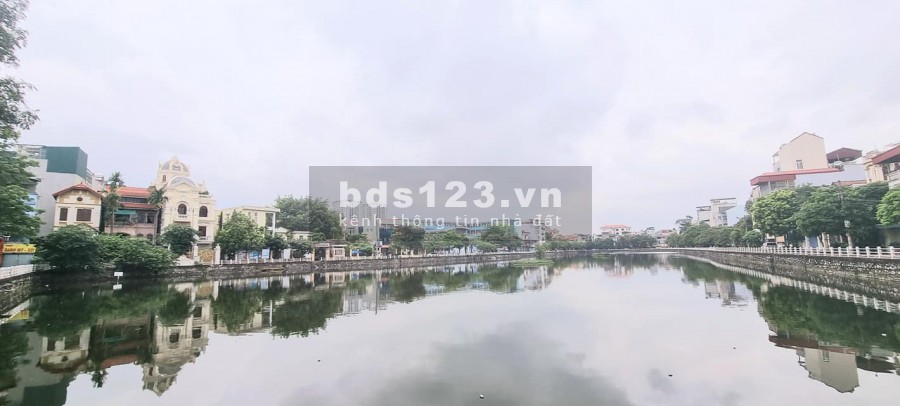 Cần bán biệt thự Bồ Đề, dt 218m2, giá 24x tỷ, 2 mặt phố view 2 hồ kinh doanh, lhcc
