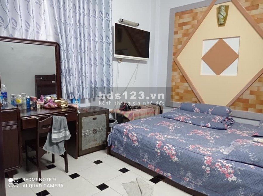 Bán nhà tại Lũy Bán Bích - Tân Thới Hòa Quận Tân Phú dt 42m2 giá 5.8 tỷ thương lượng