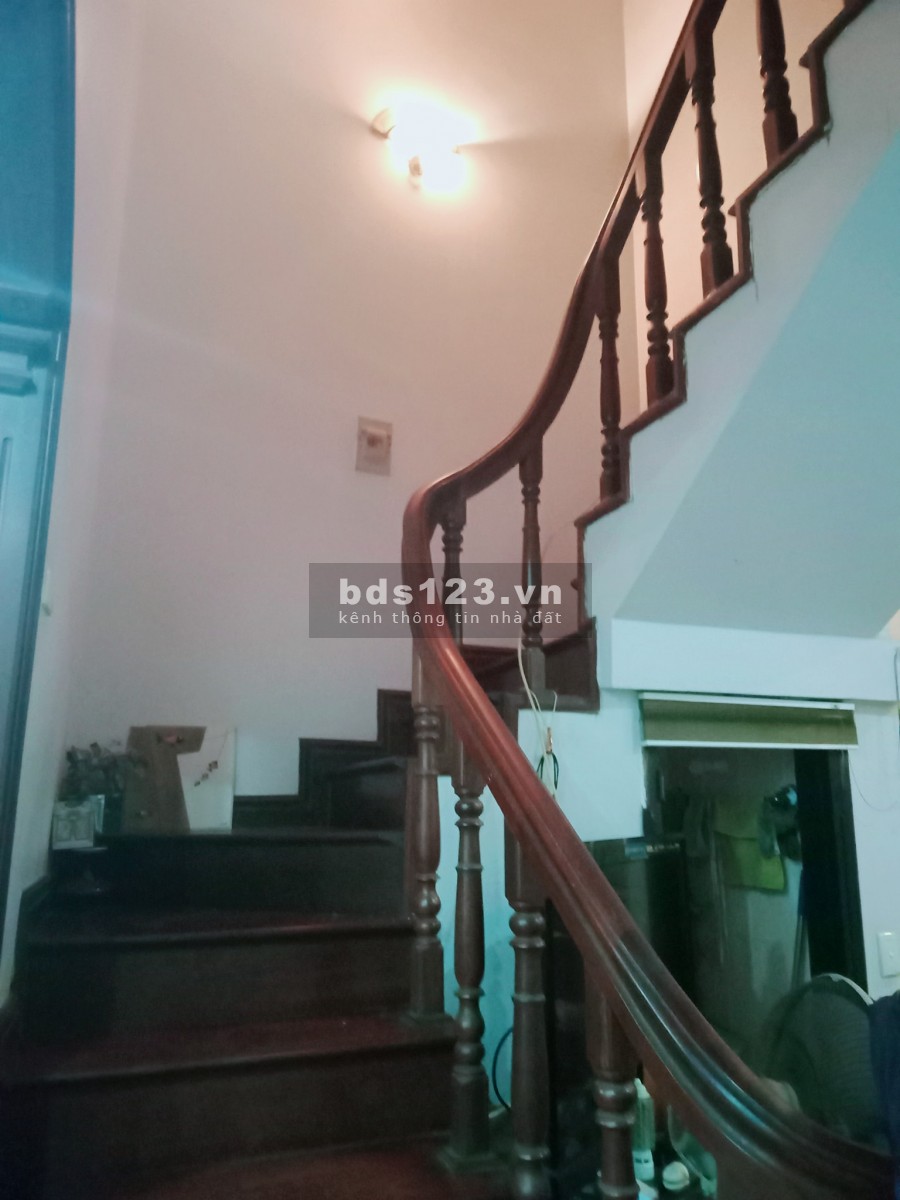 Bán nhà La Thành, ngõ to ô tô vào cửa, diện tích sử dụng 45m2, giá 7,5 tỷ