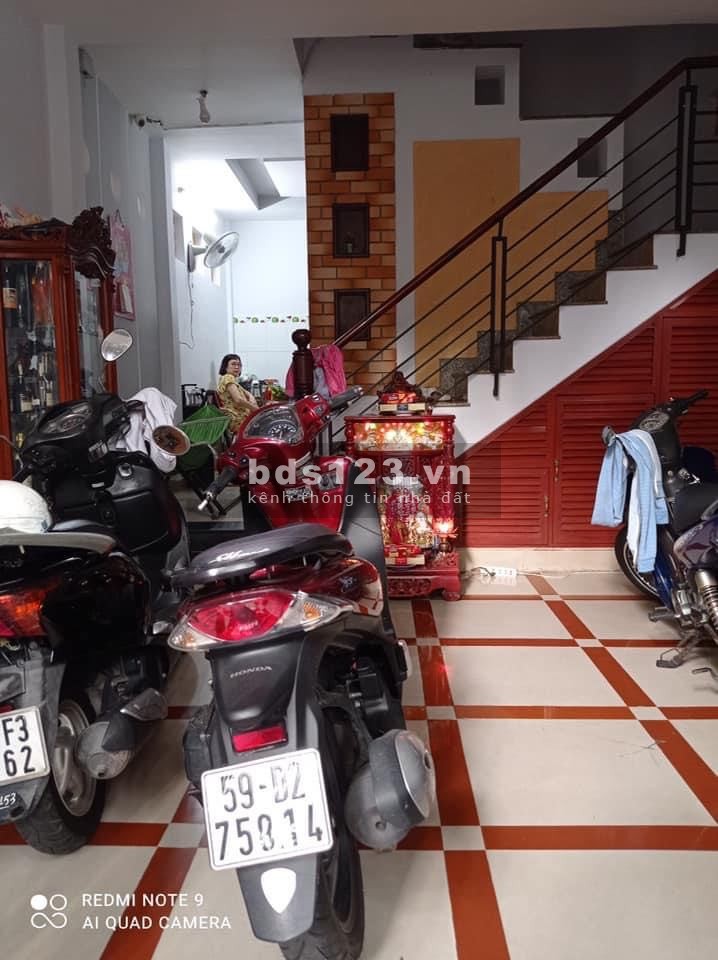 Bán nhà tại Lũy Bán Bích - Tân Thới Hòa Quận Tân Phú dt 42m2 giá 5.8 tỷ thương lượng