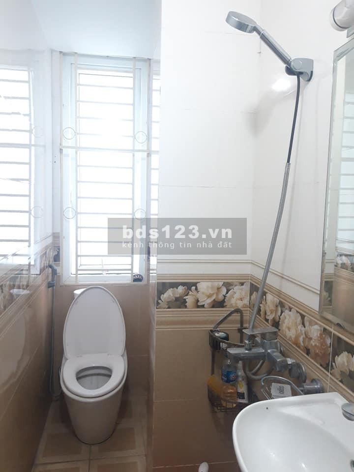 Bán nhà Nguyễn Văn Cừ 40m2 x 5 tầng, 3 mặt thoáng, giá bán chỉ 4 tỷ