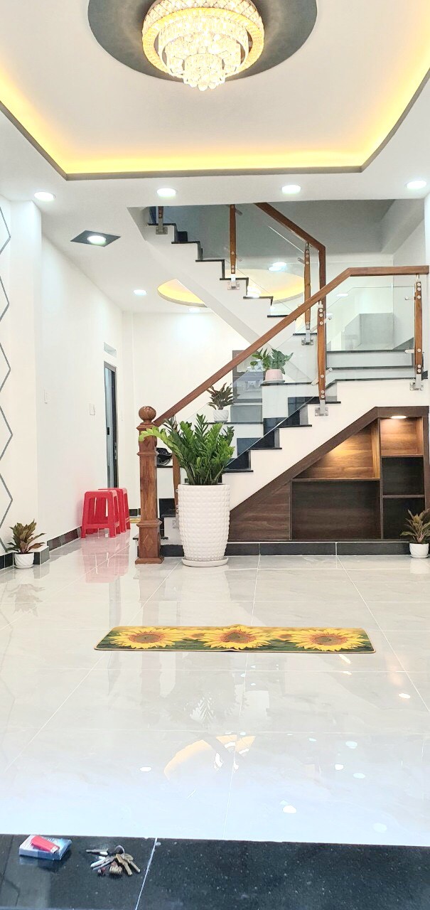 Nhà mới dt 4.2*8m NH5.3m vị trí đẹp hẻm Nguyễn Duy Phường 9 Quận 8