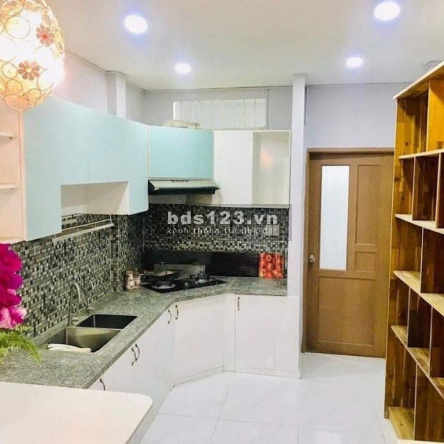 Khu vực an ninh, nội thất cực xinh giá chỉ 5.5 tỷ, 2 tầng có ngay nhà hẻm xe hơi Bình Thạnh