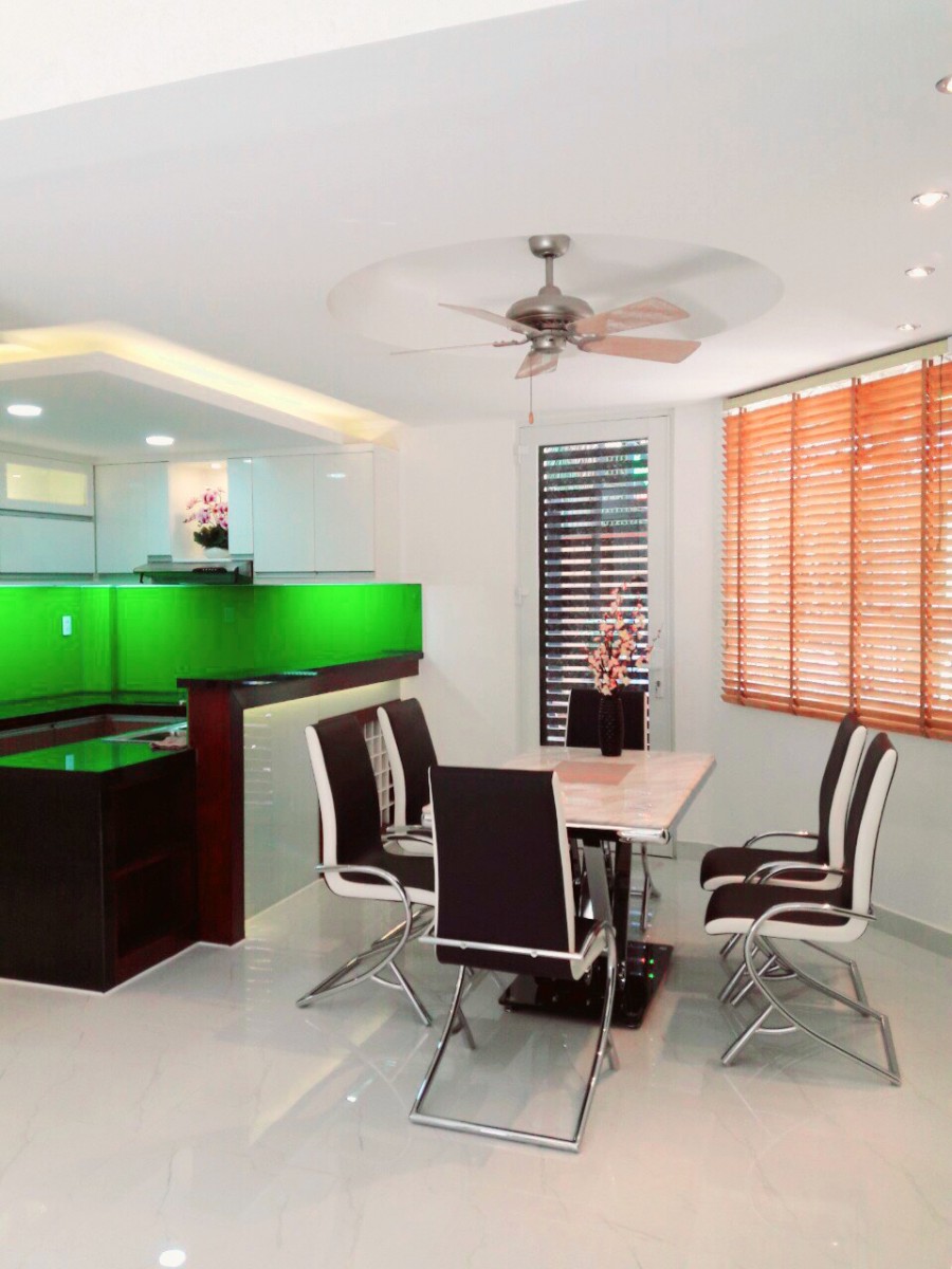 Bán nhà 3 Mặt tiền Trương Quốc Dung giáp Nguyễn Văn Trỗi