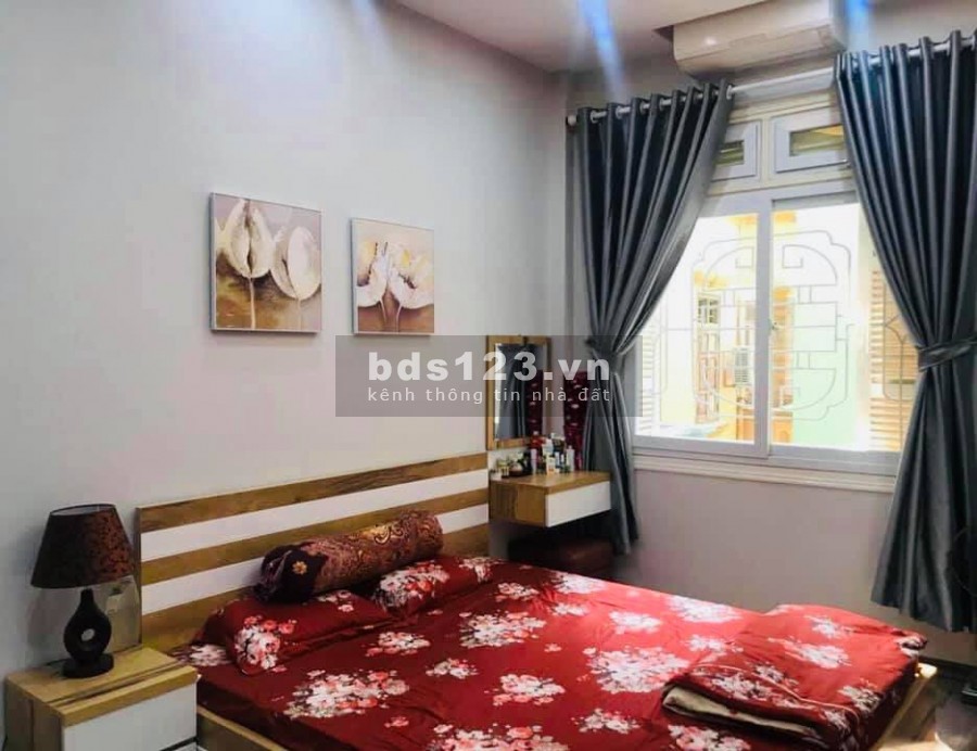 Bán nhà Lạc Long Quân, Tây Hồ diện tích 31m2, 4 tầng, giá bán…