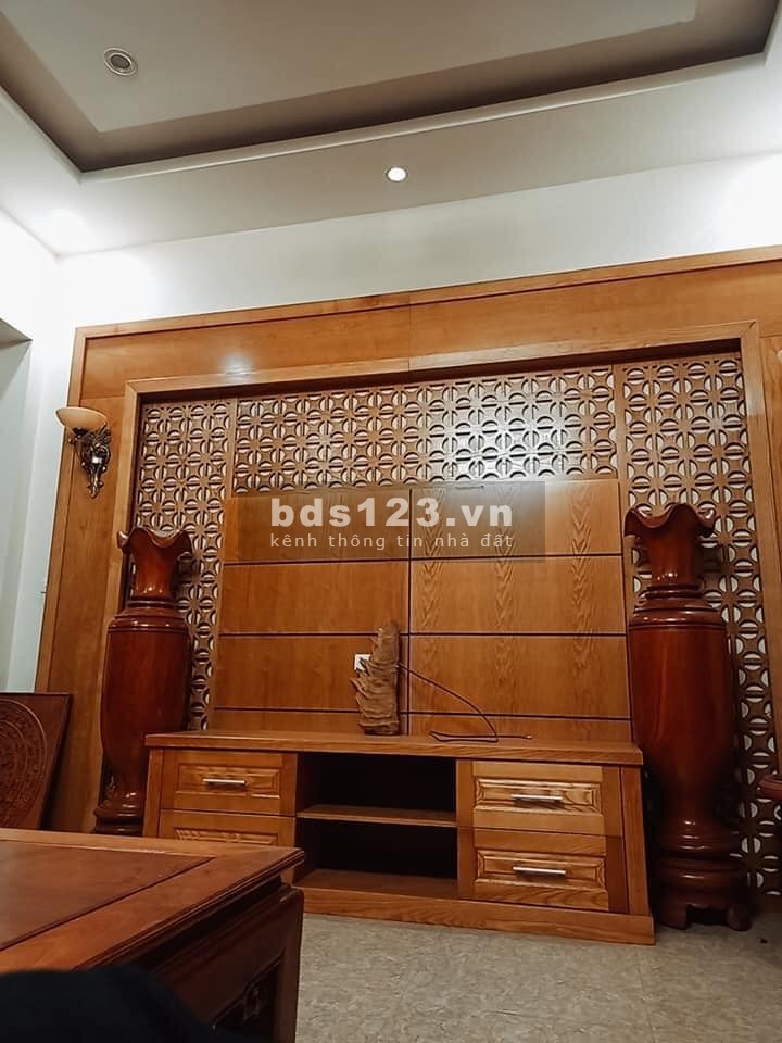 Gần phố nguyên căn nhà đẹp chủ tự xây, có sổ đỏ chính chủ, lh 0389385666