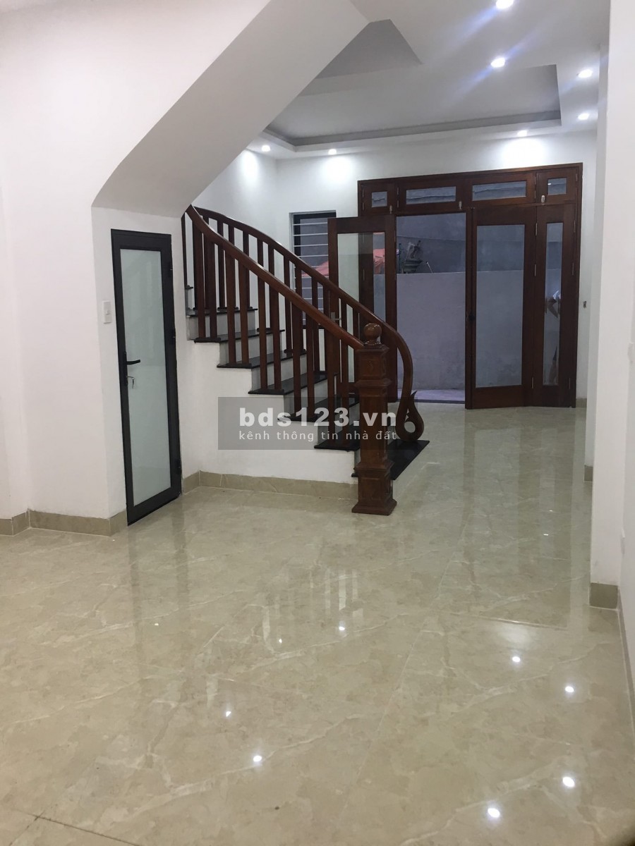 Bán gấp Nhà phố Định Công Thượng, Hoàng Mai, 45m2, 5 tầng, mt 4m, giá 3.55 tỷ, lh 0965950869