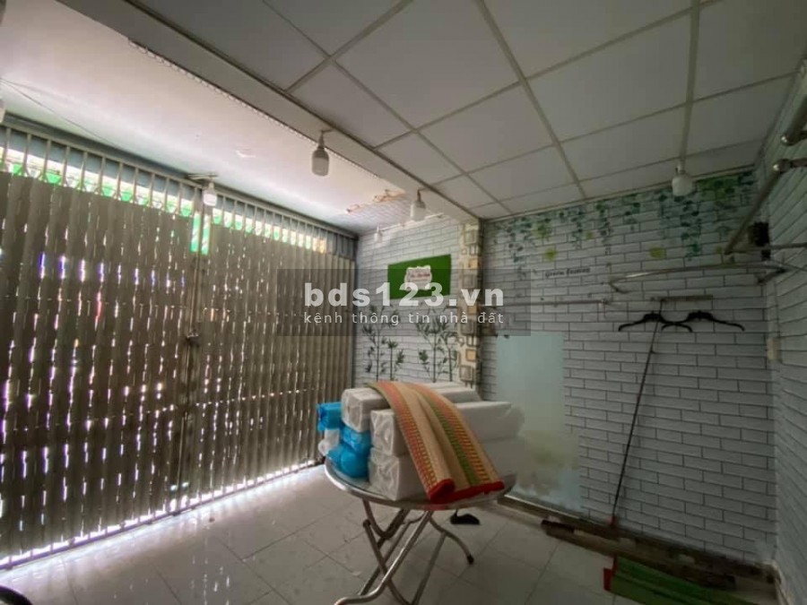 Bán nhà Quận 10 đường Ba Vì, giá 15 tỷ, lô góc chiều ngang khủng, pháp lý sạch
