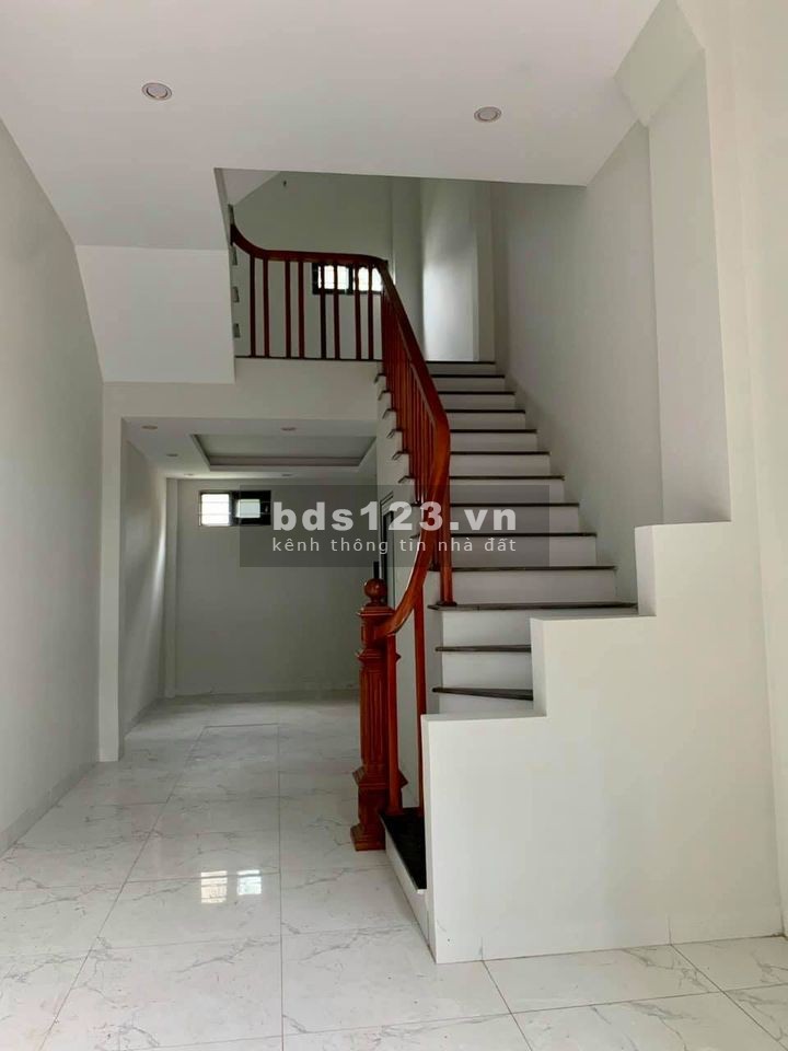 Căn góc 3 bước ra Trường Chinh diện tích 26m2 mặt tiền hơn 4m 6 tầng, giá 3.2 tỷ