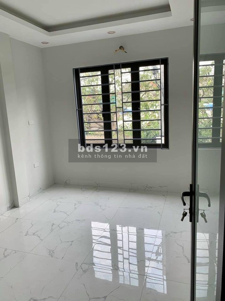 Căn góc 3 bước ra Trường Chinh diện tích 26m2 mặt tiền hơn 4m 6 tầng, giá 3.2 tỷ