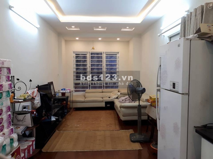 Bán nhà Đông Thiên, khu dân trí cao, diện tích 35m2, giá bán 2,3 tỷ