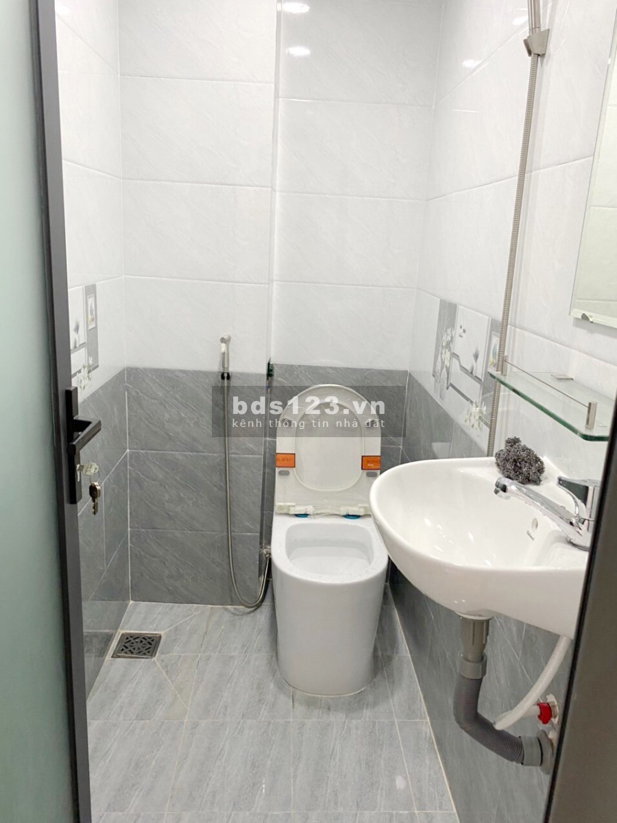 Nhà đẹp ơ ngay, full nội thất, ngõ thông rộng thoáng, ô tô đổ cổng, 5 tầng đúc