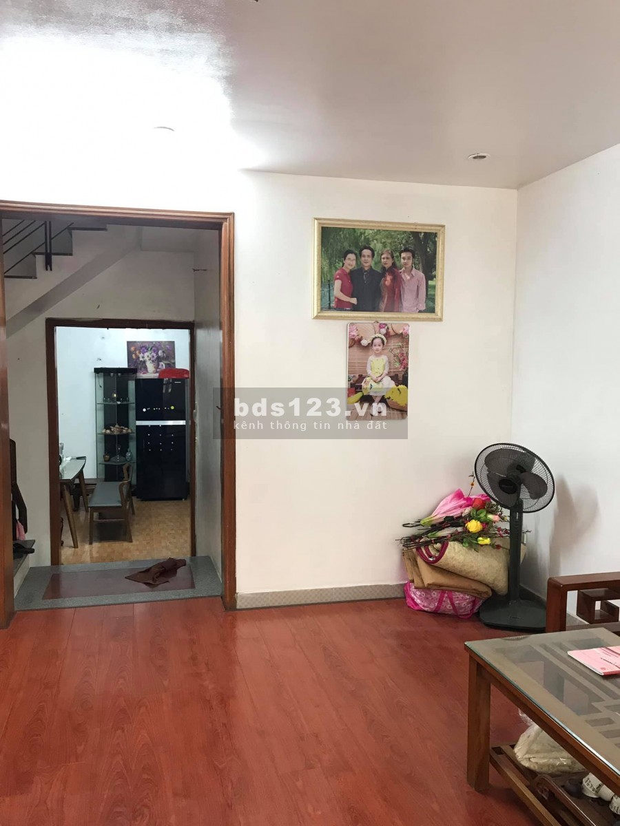 Bán nhà khu dân trí cao, gần chợ trung tâm phường, đường phố lớn, gara ô tô