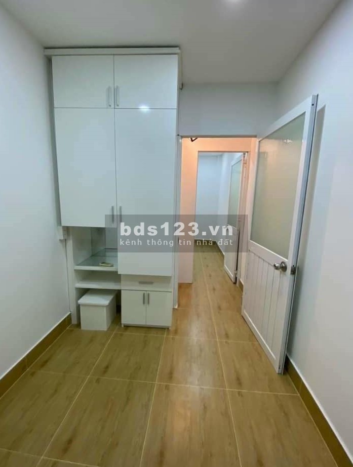 Bán nhà hẻm 888 Lạc Long Quân 16m2, hxh, p 9 q Tân Bình, chỉ 1 tỷ 700