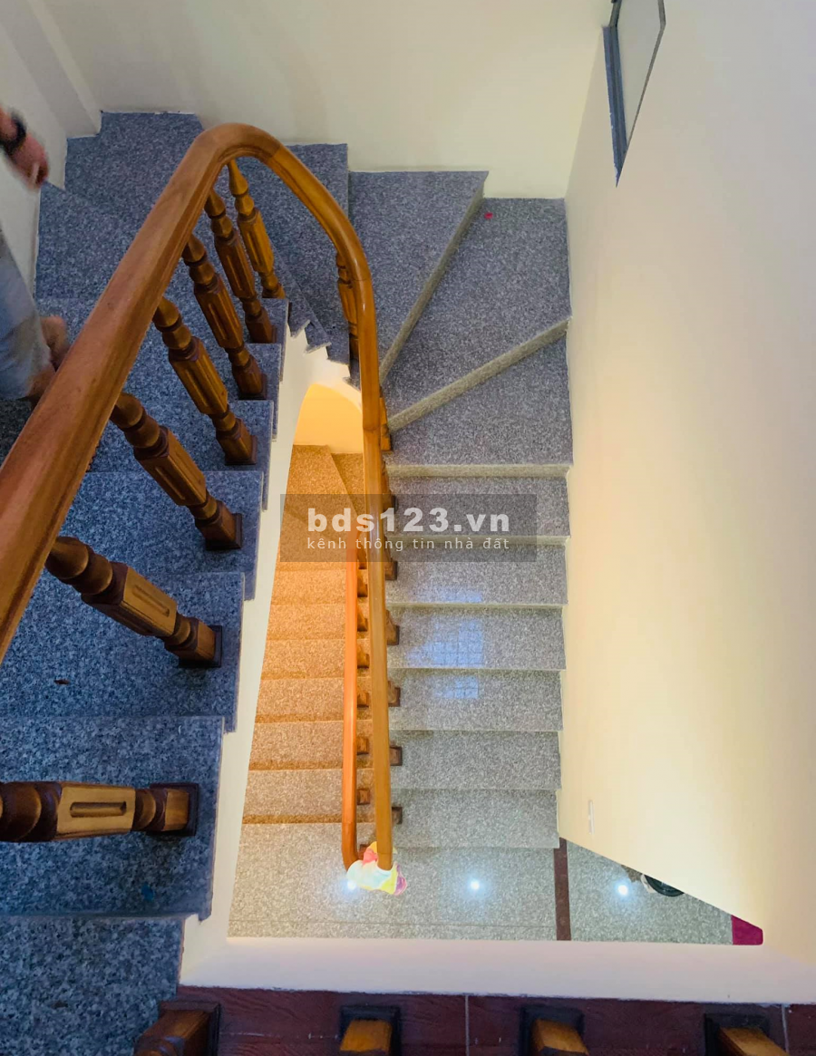 Bán Nhà Cổ Nhuế, Từ Liêm Ôtô đỗ, 39m2, 5t, 2.8 tỷ. LH: 094.111.1357.