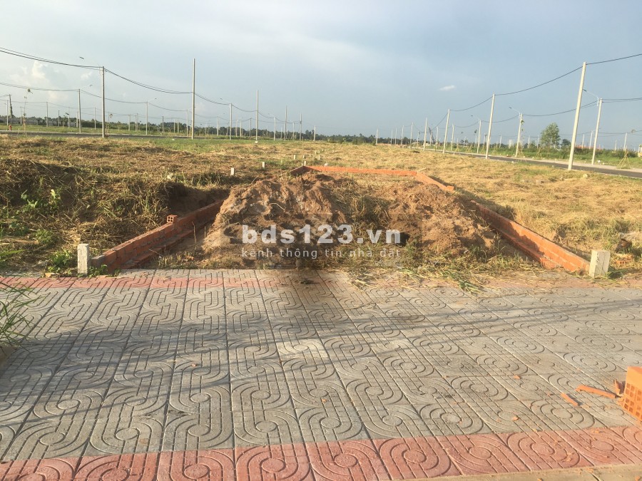Nền trục chinh Vạn Phat Sông Hậu gia đầu tư giá chỉ 1ty130