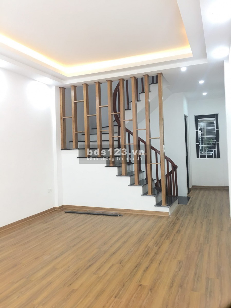 Bán gấp Nhà phố Định Công Thượng, Hoàng Mai, 45m2, 5 tầng, mt 4m, giá 3.55 tỷ, lh 0965950869