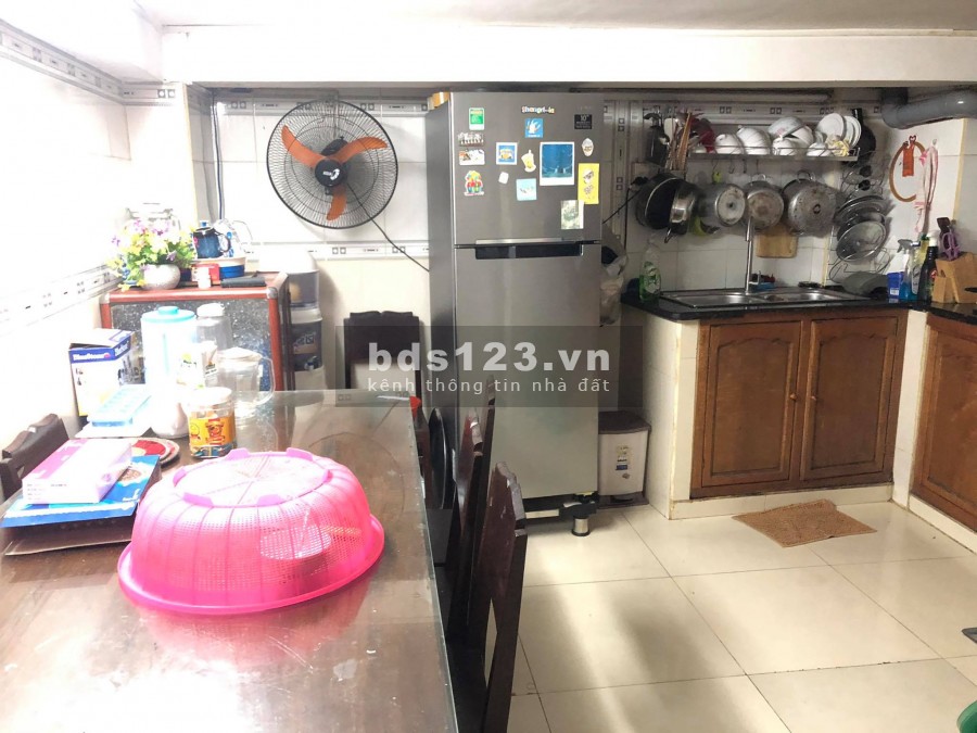 Giá bán 5.7 tỷ dt 36m2 5 tầng Cách Mạng Tháng 8 Quận Tân Bình lh 0886880910 hẻm xe hơi thông hiếm có