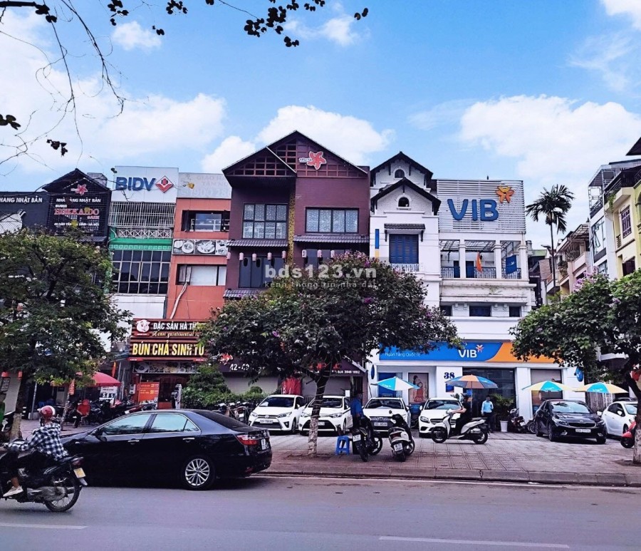 Mặt phố ĐÀO TẤN 72M – 6T - MT 8m, Thang máy, Cho Nhà hàng thuê 90 tr/th chỉ 29.5 tỷ