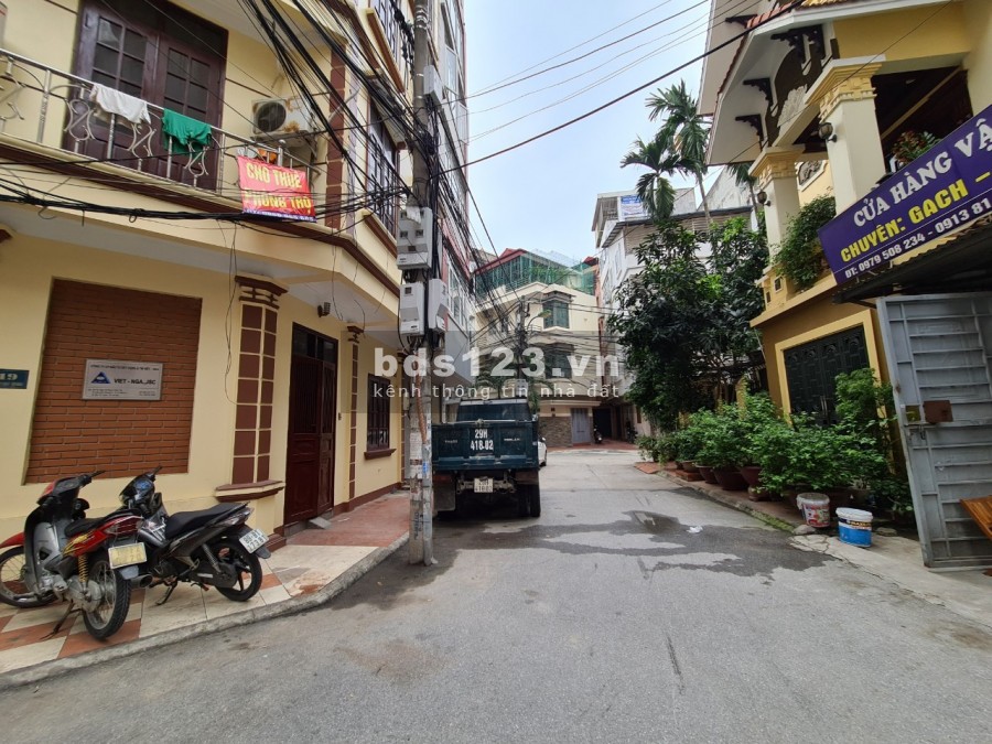Cho thuê nhà nguyên căn Phố Đặng Thùy Trâm: DT40mx4T, MT4.6m, lô góc, giá 16tr