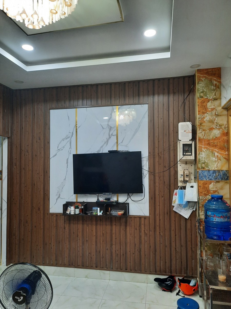 Bán nhà nguyên căn Cống lỡ, dt 65m2, giá 4.6 tỷ, hẻm xe hơi, ngang 5m, 3 phòng ngủ