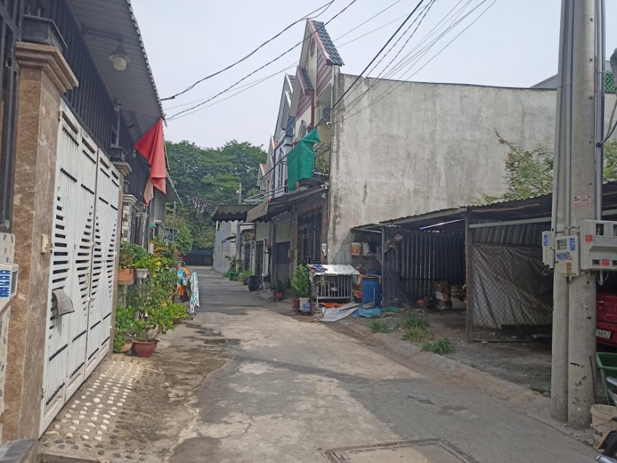 Chuyển chỗ làm nên cần bán nhà tại Bửu Hòa, gần cty Pouchen, sổ riêng thổ cư, đường xe hơi
