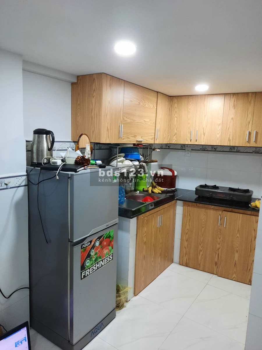 Bán gấp nhà Lê Ngã, 21m2, hẻm ba gác đua Quận Tân Phú, giá 1 tỷ 985.