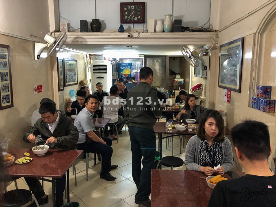Sang nhượng hàng ăn Nguyễn Sơn Quận Long Biên Hà Nội, dt 80m2