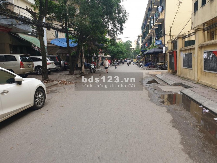 Bán nhà Tây Sơn, đt 60m2, nhà mặt ngõ ô tô tránh, phân lô, dân trí cao, giá 8.8 tỷ