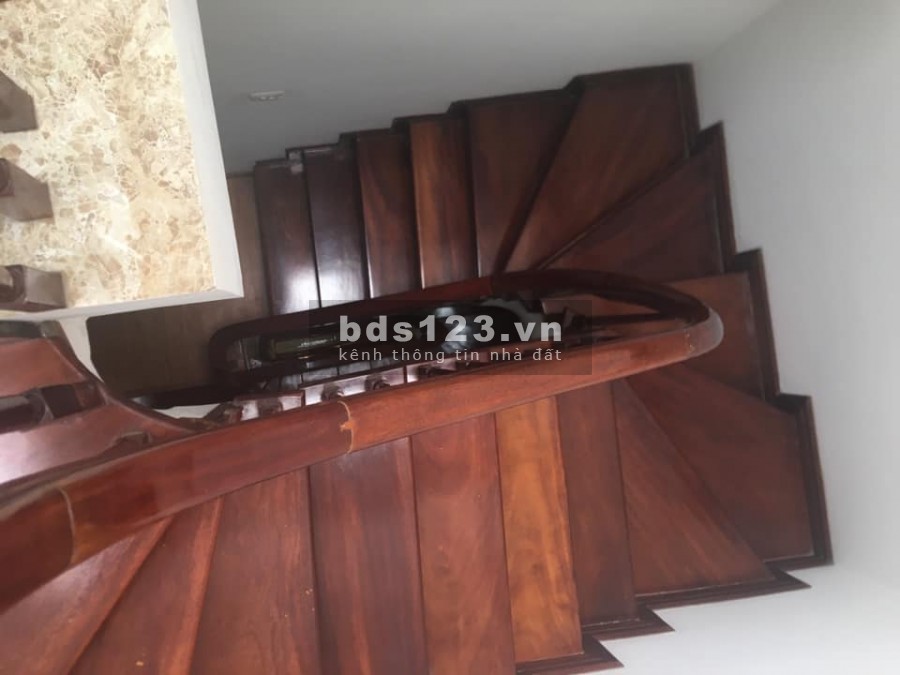 Bán gấp nhà phố Bạch Mai. Giá cực tốt về ở luôn . 30m x 5 tầng. 2 tỷ
