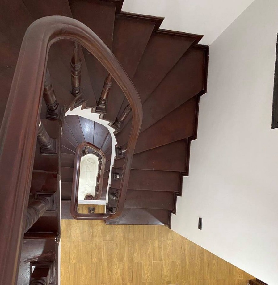 Hiếm 2.75 rẻ nhất phố Trạm, nhà mới tinh gần ô tô xách vali về ở gay, dt 33m, 5 tầng, lh 0963521933