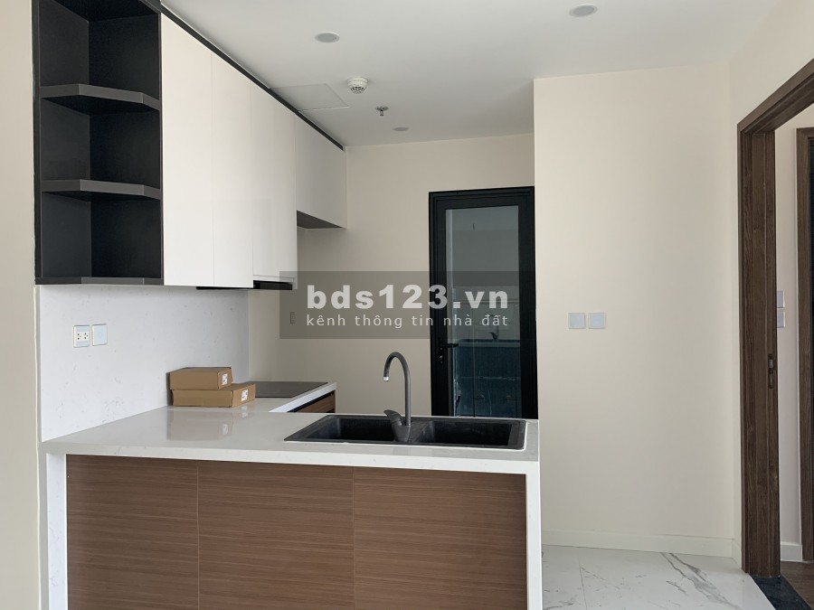 Bán căn 2PN view nội khu diện tích 81m2, full đồ gỗ điện tử giá: 2.9 tỷ (sổ đỏ) bao phí