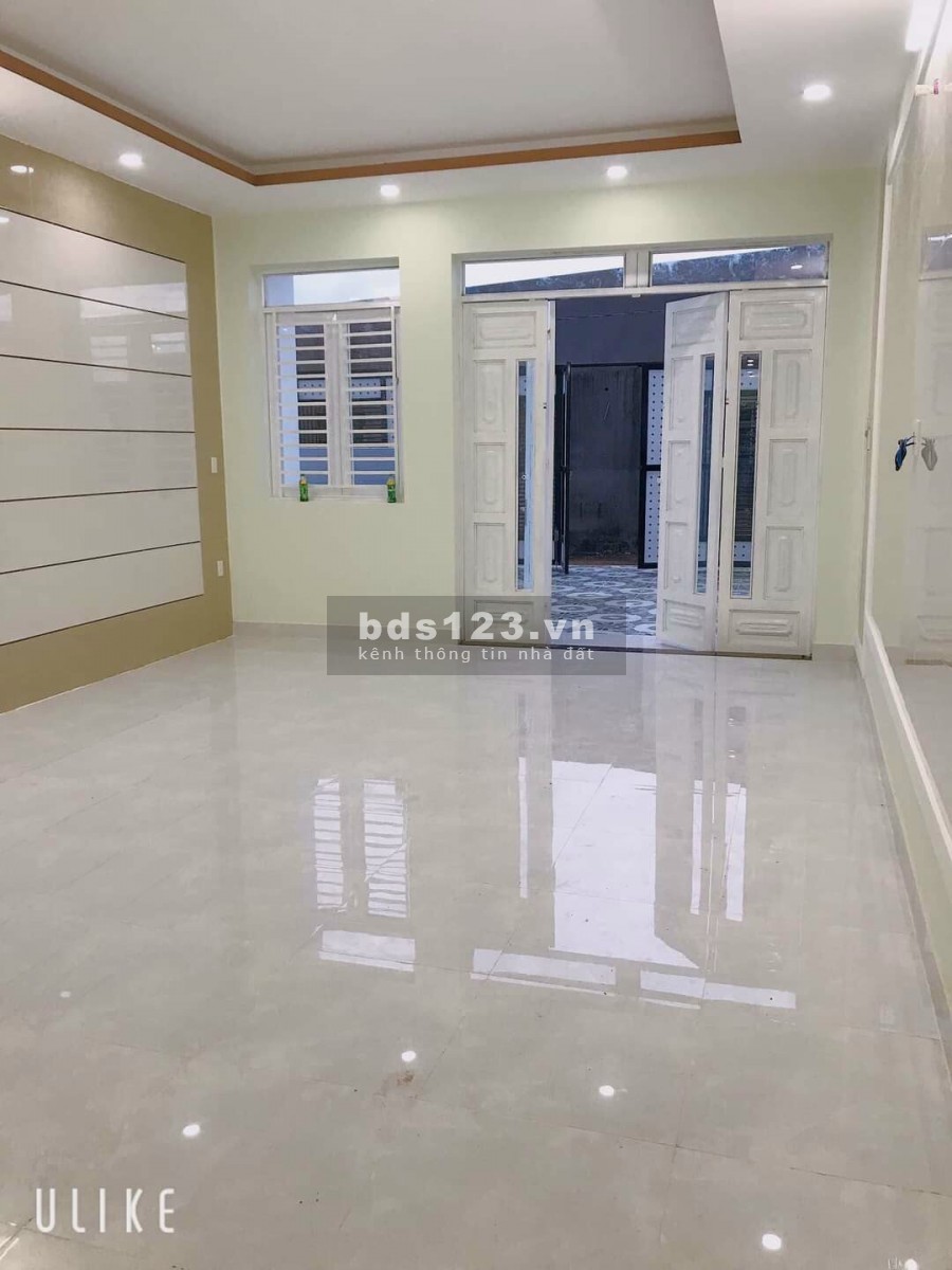 Bán nhà 5*28,4 (142m TC) sổ hồng, 2PN,1PK, 1Bếp, 1 chỗ phơi đồ, hẻm 4m, Cách đường DT 824 là 500m, cách đường Tên Lửa 20 phút (20km)