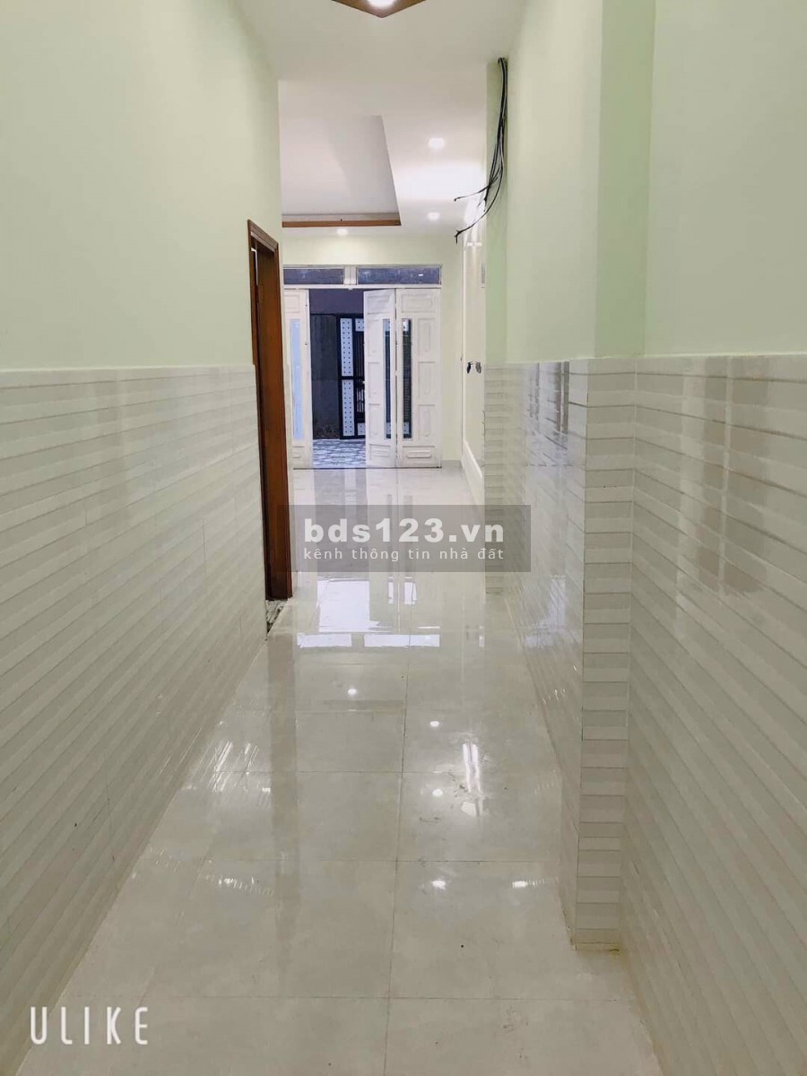 Bán nhà 5*28,4 (142m TC) sổ hồng, 2PN,1PK, 1Bếp, 1 chỗ phơi đồ, hẻm 4m, Cách đường DT 824 là 500m, cách đường Tên Lửa 20 phút (20km)