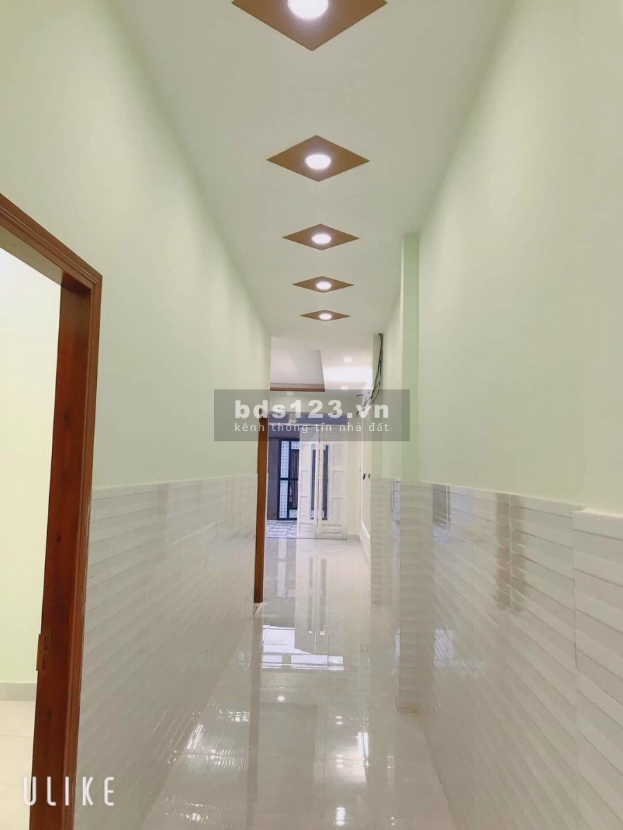 Bán nhà 5*28,4 (142m TC) sổ hồng, 2PN,1PK, 1Bếp, 1 chỗ phơi đồ, hẻm 4m, Cách đường DT 824 là 500m, cách đường Tên Lửa 20 phút (20km)