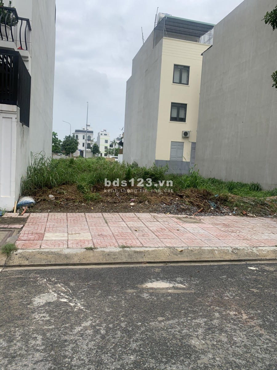 Cần bán gấp đất mặt tiền DT 742 dự án khu dô thị Vĩnh Tân ( Newtown 9) , Xã Vĩnh Tân , TX. Tân Uyên, Diện tích 60-150m2, giá 780tr/ nền